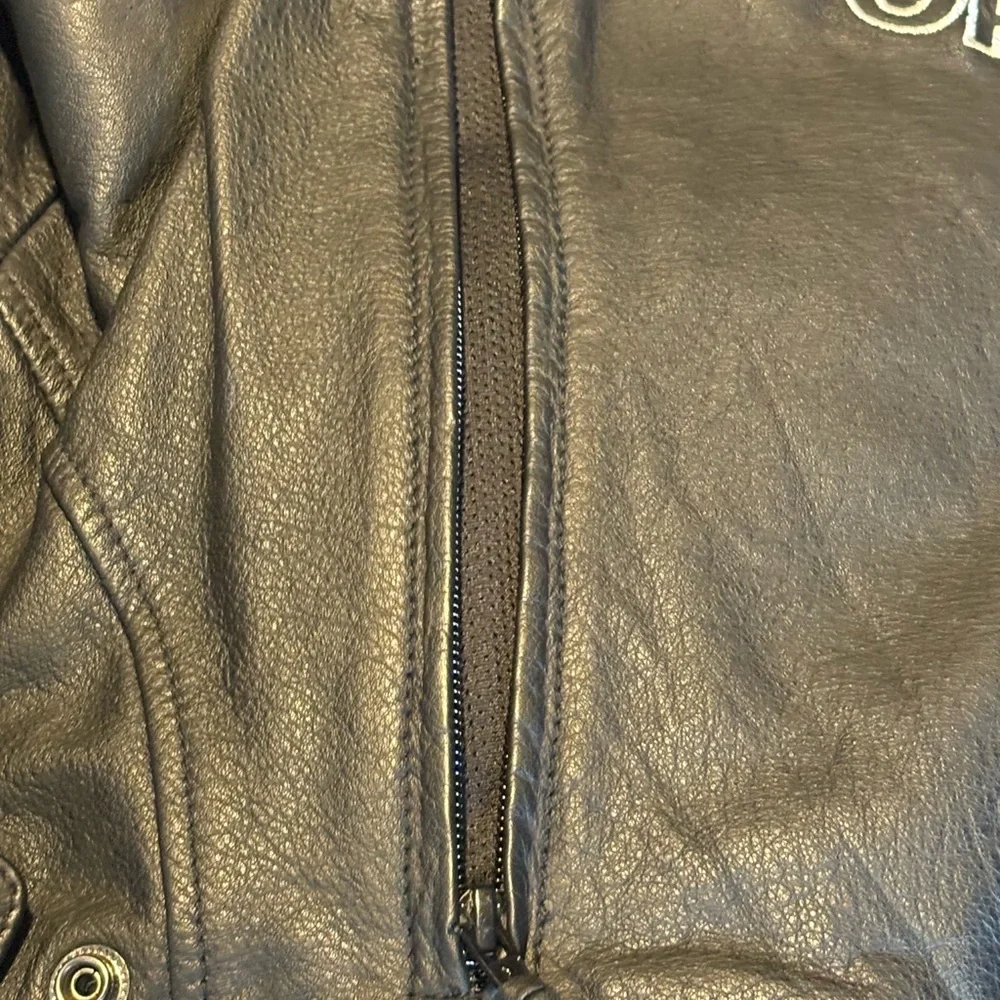 Harley-Davidson Black Leather Jacket - Picture 12 of 16